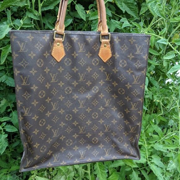 Louis Vuitton Handbags - Louis vuitton sac plat business bag